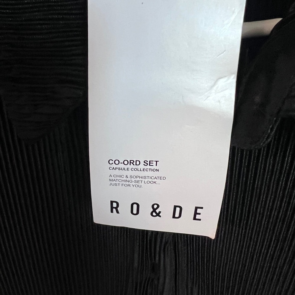 RO & DE Black Plisse Pleated Button Down Long Sleeve Blouse AGU9039T NWT Small - Picture 10 of 13